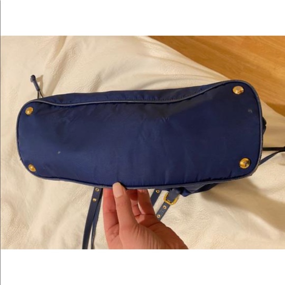 PRADA nylon tote 💙🥶 - Picture 3 of 5